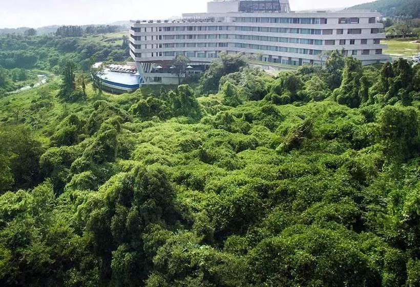 Hidden Cliff Hotel And Nature