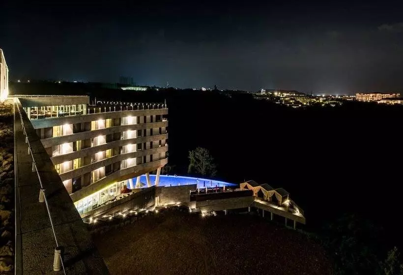 Hidden Cliff Hotel And Nature
