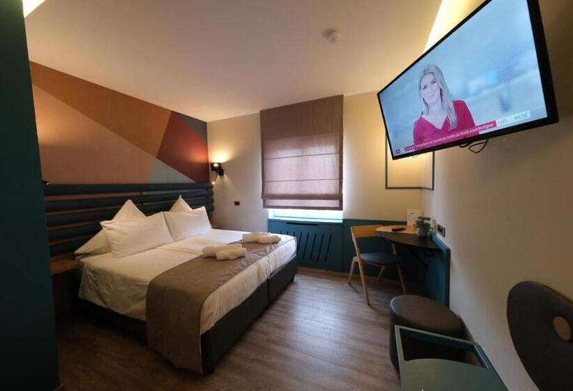 هتل Restaurant Axion