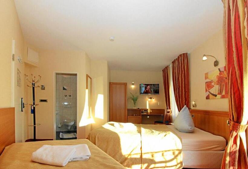 هتل Restaurant Axion