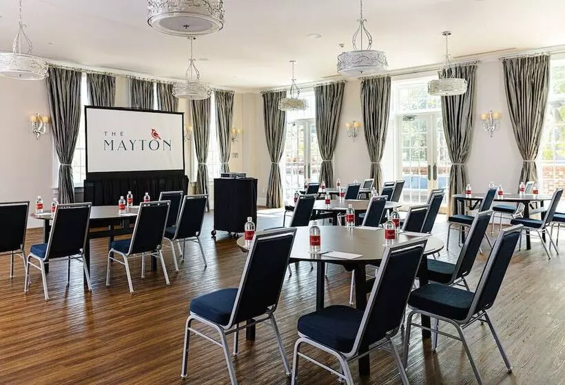 ホテル The Mayton