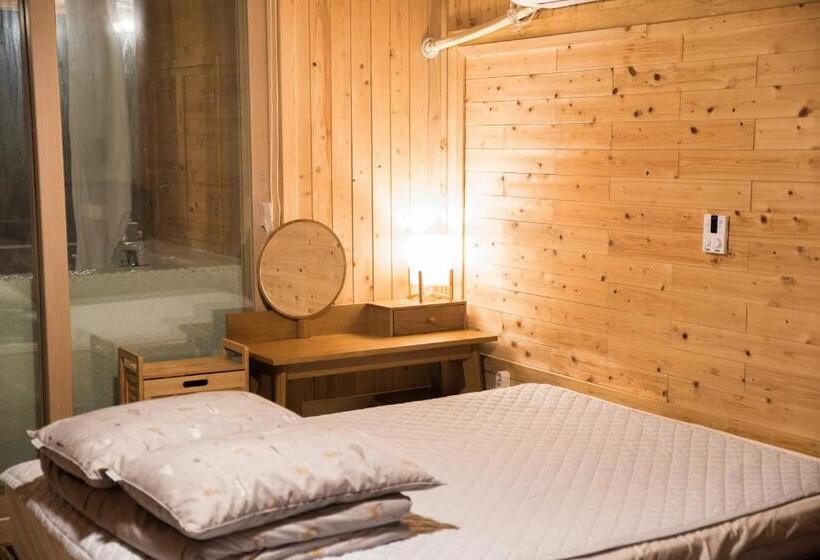 Jeju Haebaragi Pension