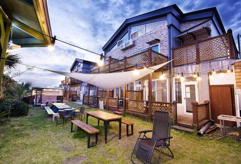 Jeju Haebaragi Pension