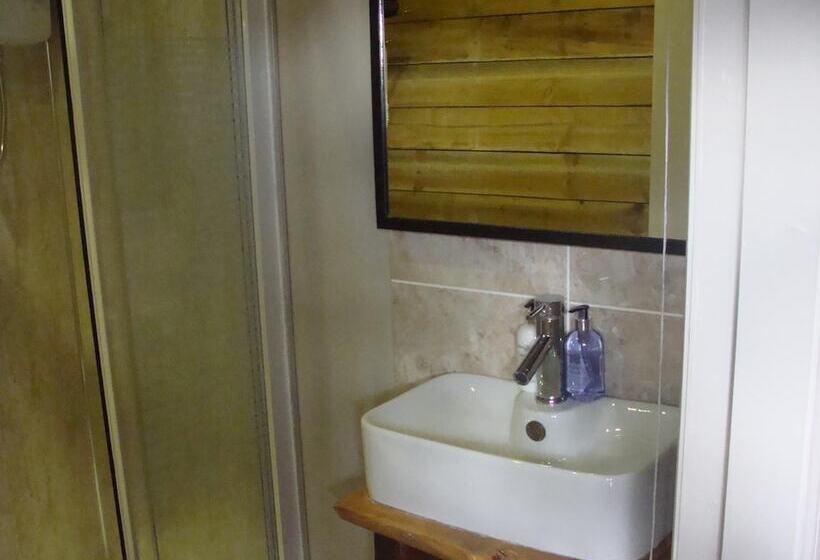 Riggend Farm Bed And Breakfast