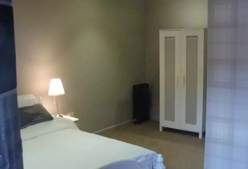 Riggend Farm Bed And Breakfast