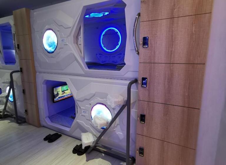 橙舍二館 Tw Hostel 2