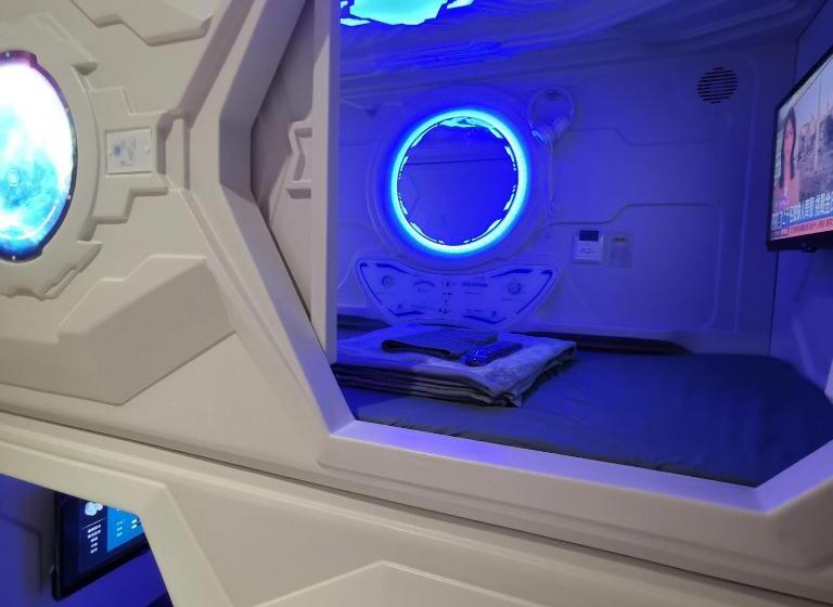 橙舍二館 Tw Hostel 2