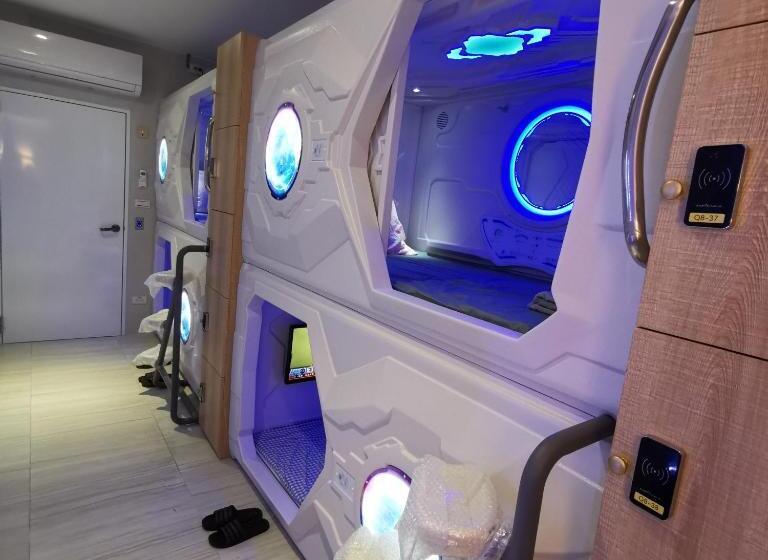 橙舍二館 Tw Hostel 2