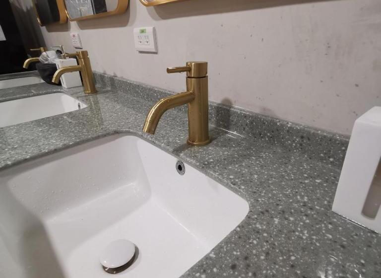 橙舍二館 Tw Hostel 2