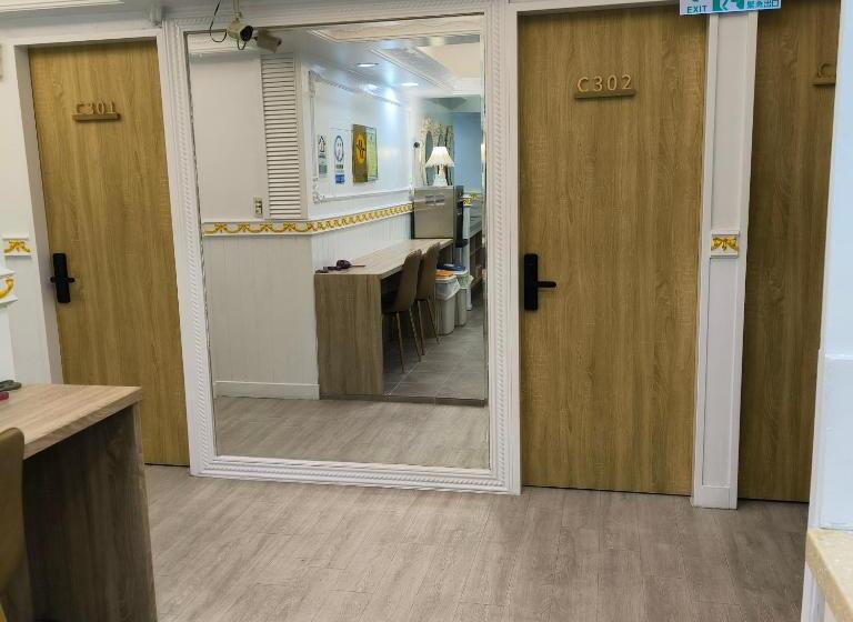 橙舍二館 Tw Hostel 2