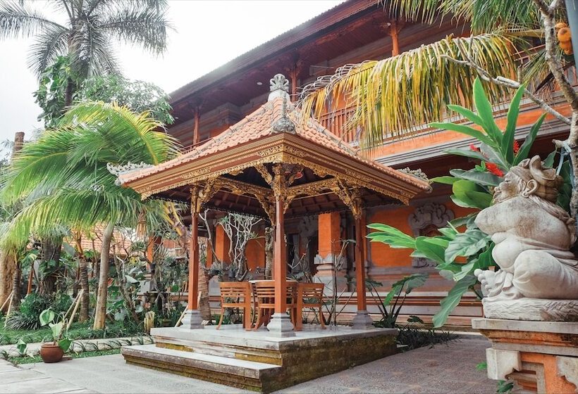 Ubud Hotel & Cottages