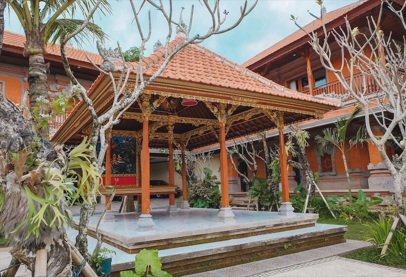 Ubud Hotel & Cottages