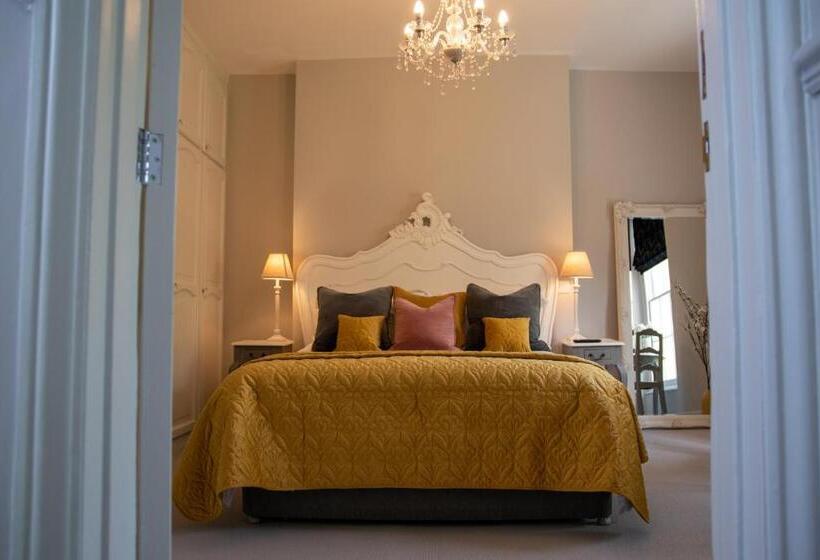 Apple Tree Bed And Breakfast