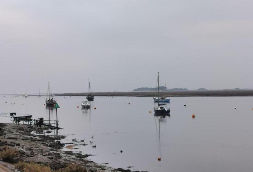 민박 Anchoragewells Next The Sea