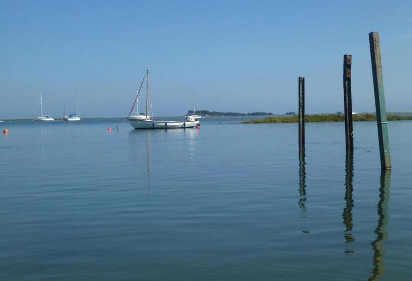 민박 Anchoragewells Next The Sea