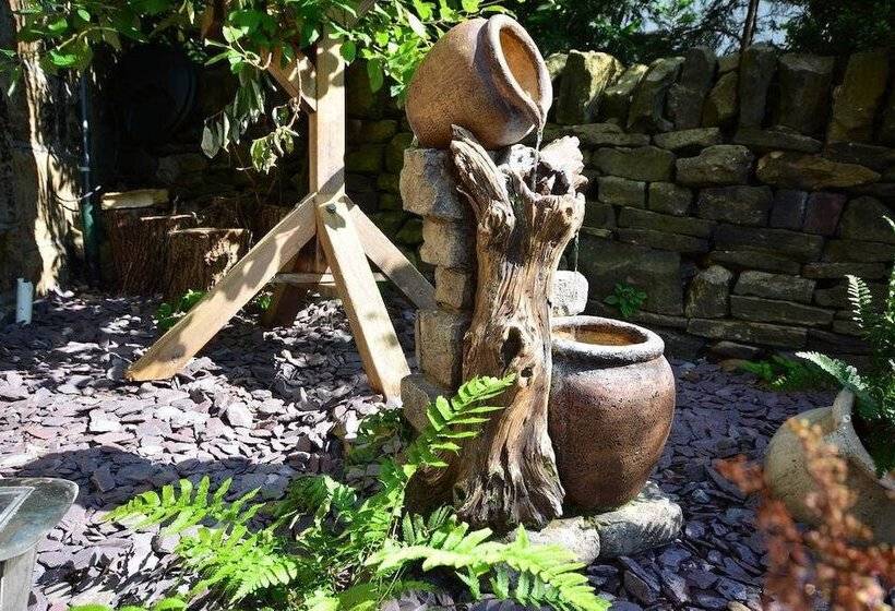 مبيت وإفطار Busfeild Arms