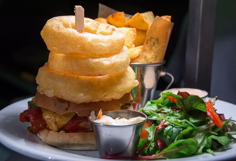 مبيت وإفطار Busfeild Arms