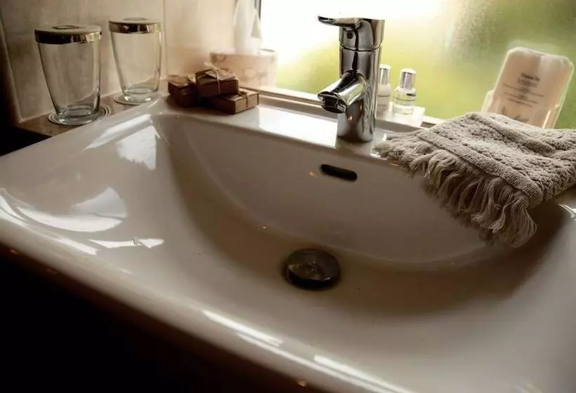 Aamiaismajoitus (B&B) Busfeild Arms