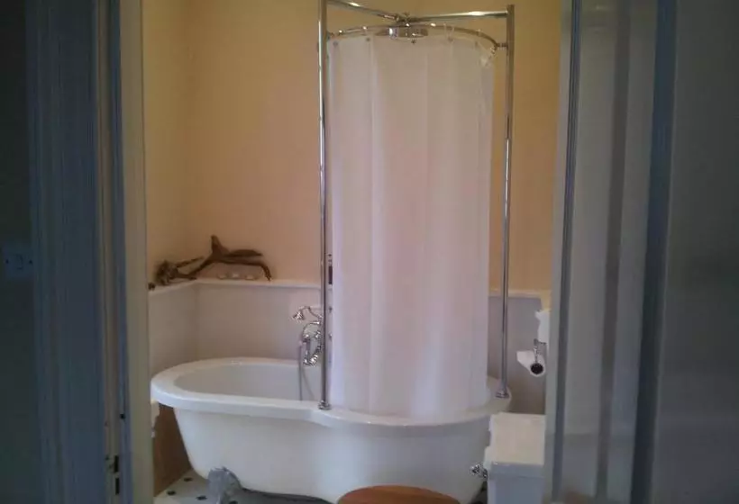 تختخواب و صبحانه Duncan House