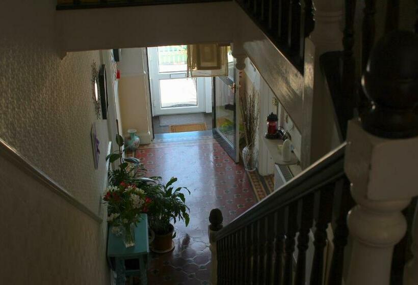 Bed and Breakfast Sea Jade Guest House