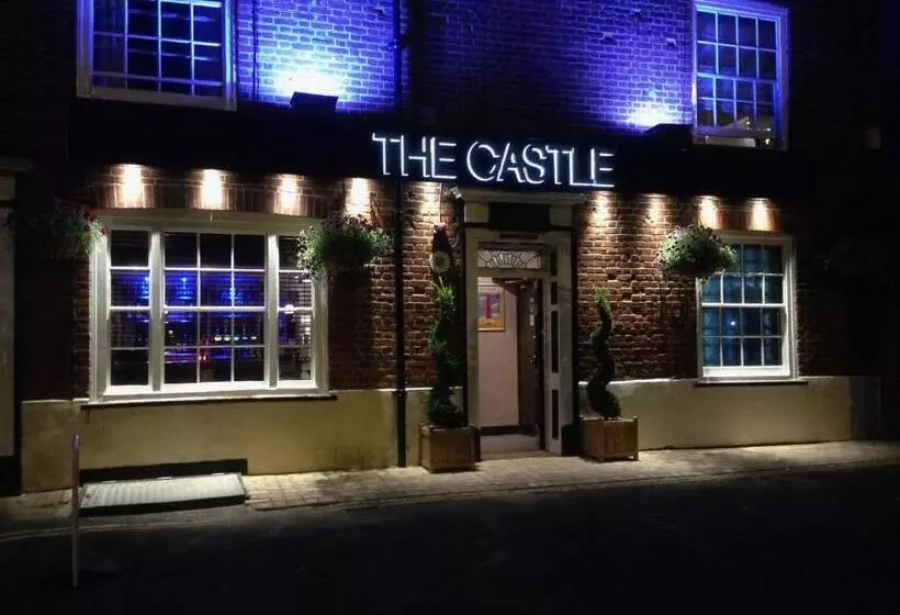 تختخواب و صبحانه The Castle