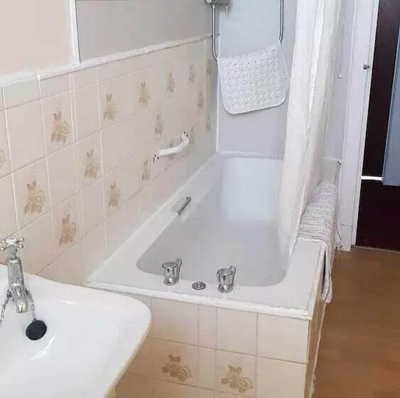 تختخواب و صبحانه Lso Guest House