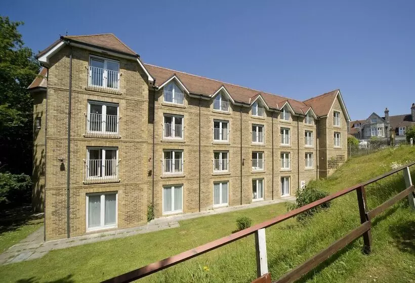 Hotelli The Broadway Park