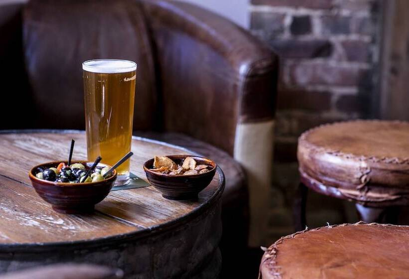 Отель The Goudhurst Inn