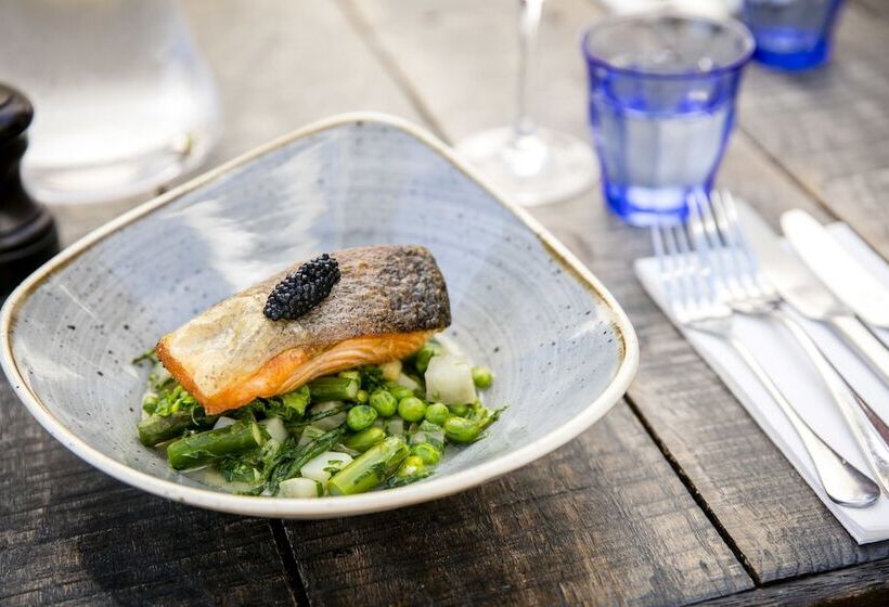 Отель The Goudhurst Inn