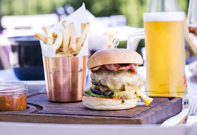Hotelli The Goudhurst Inn