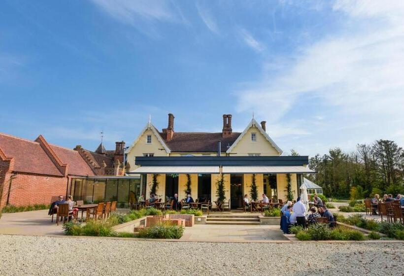 ホテル The Oaksmere