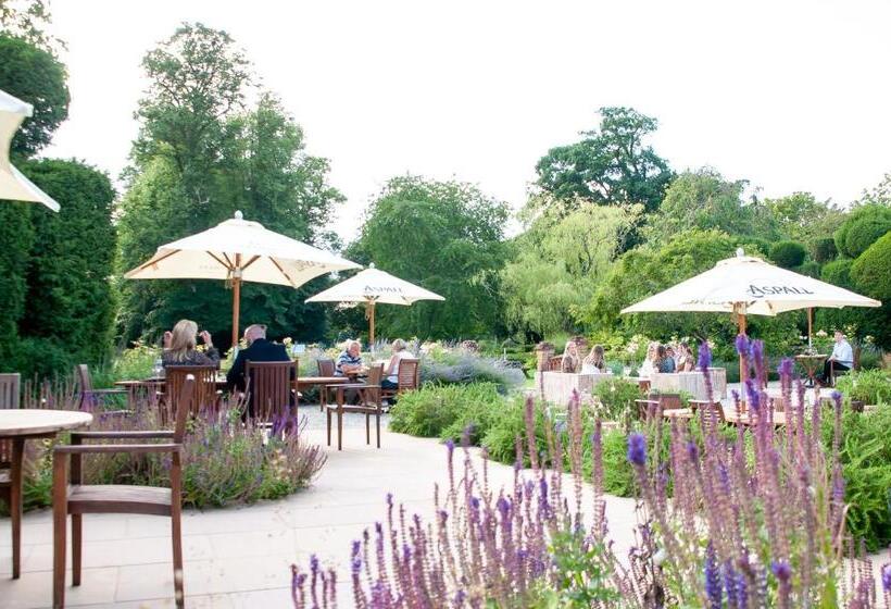 ホテル The Oaksmere