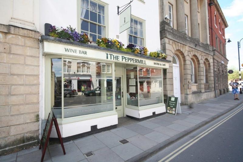 The Peppermill Town House Hotel & Restaurant