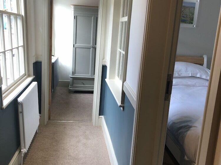 The Peppermill Town House Hotel & Restaurant