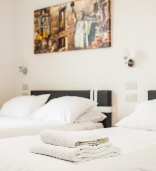 בית מלון כפרי Solar Strand Express