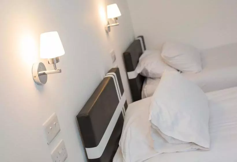 هتل Solar Strand Express