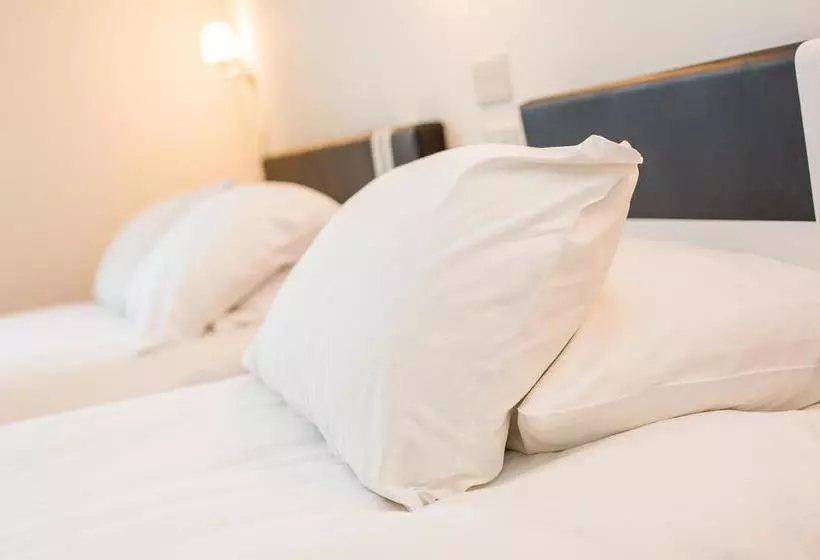 هتل Solar Strand Express