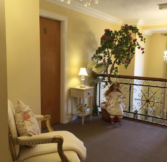 تختخواب و صبحانه Westcourt Guest House