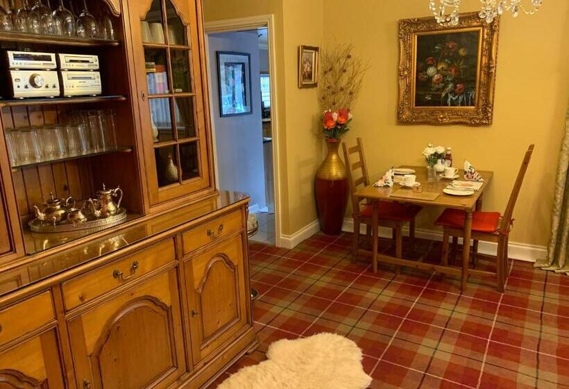 تختخواب و صبحانه Westcourt Guest House