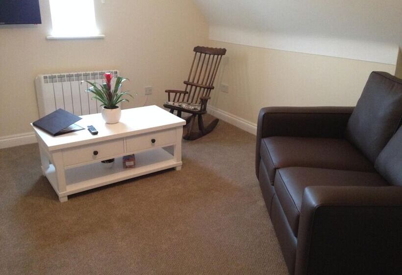 Whitethorn Bed And Breakfast