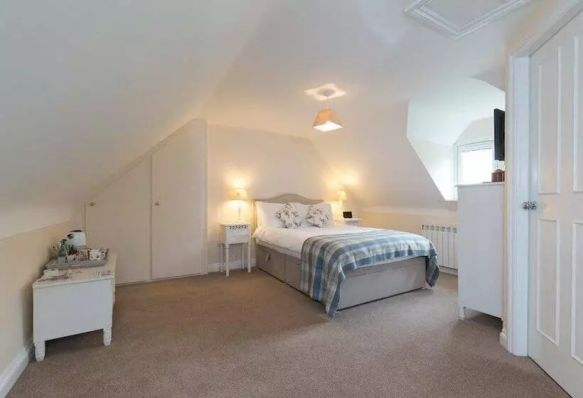 Whitethorn Bed And Breakfast