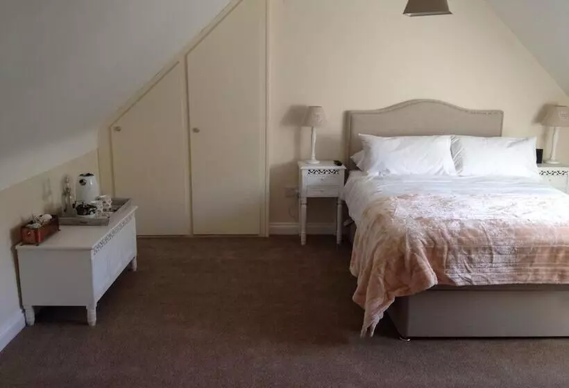 Whitethorn Bed And Breakfast