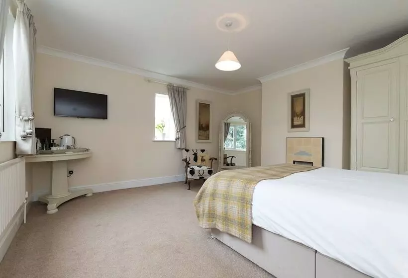 Whitethorn Bed And Breakfast
