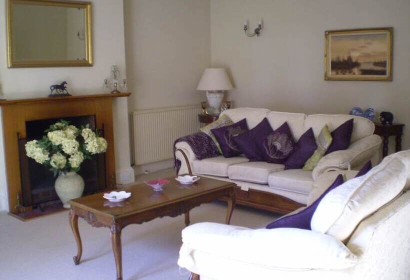 Buckley Farmhouse B & B