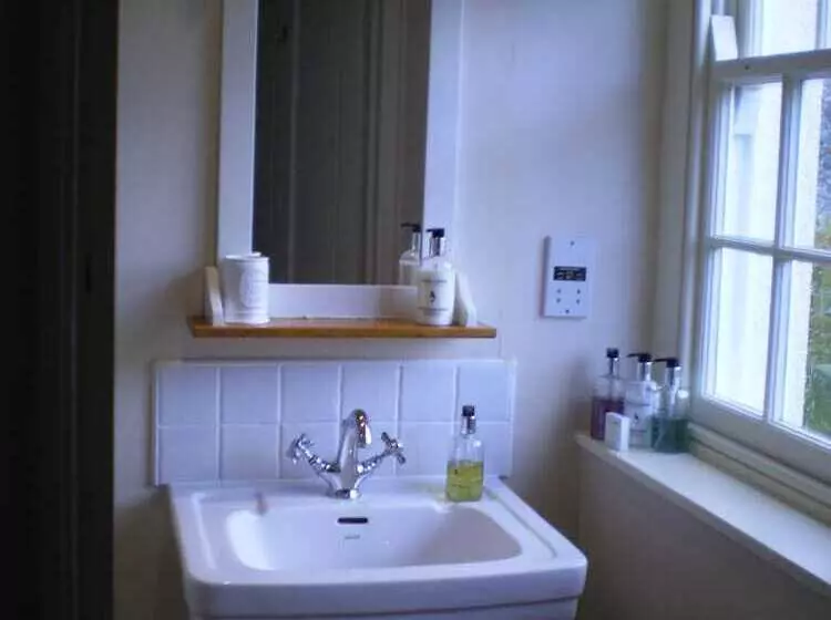 Buckley Farmhouse B & B