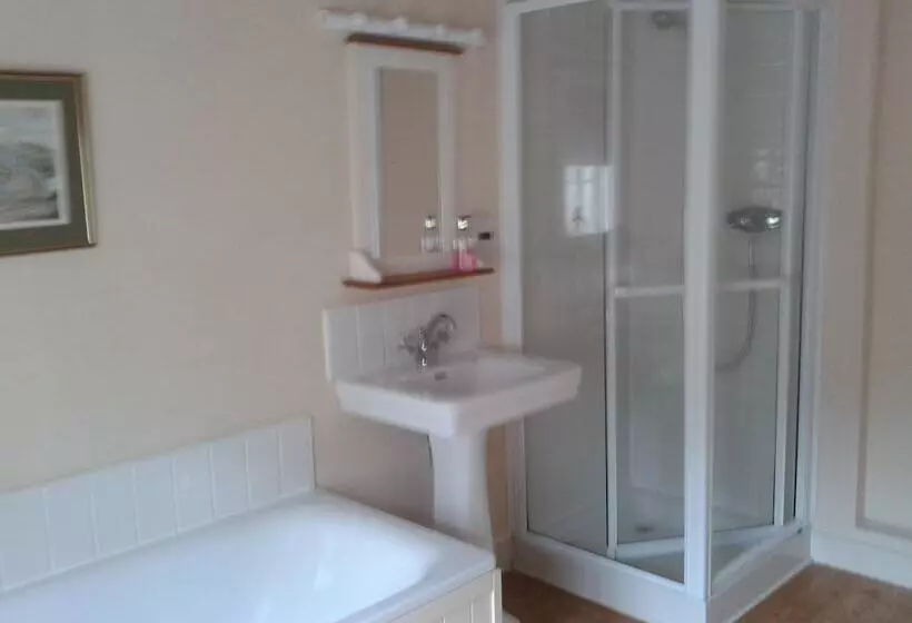 Buckley Farmhouse B & B