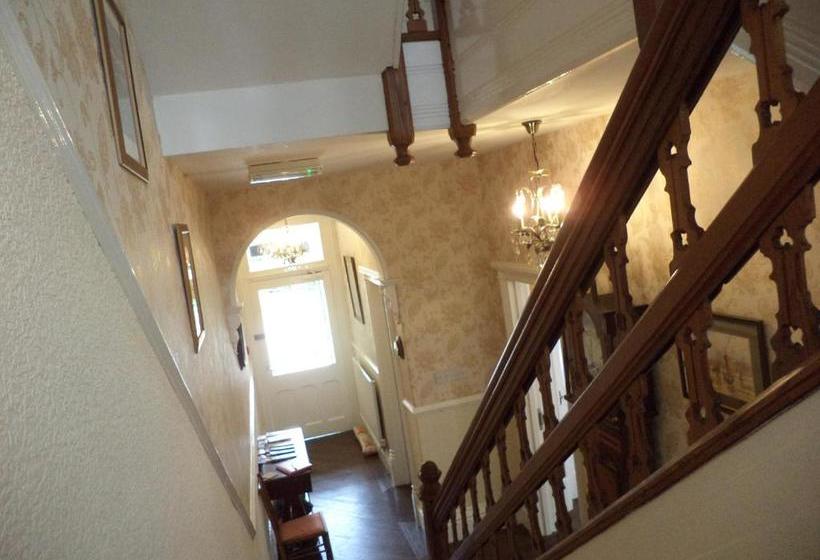 تختخواب و صبحانه Cook S Quarters