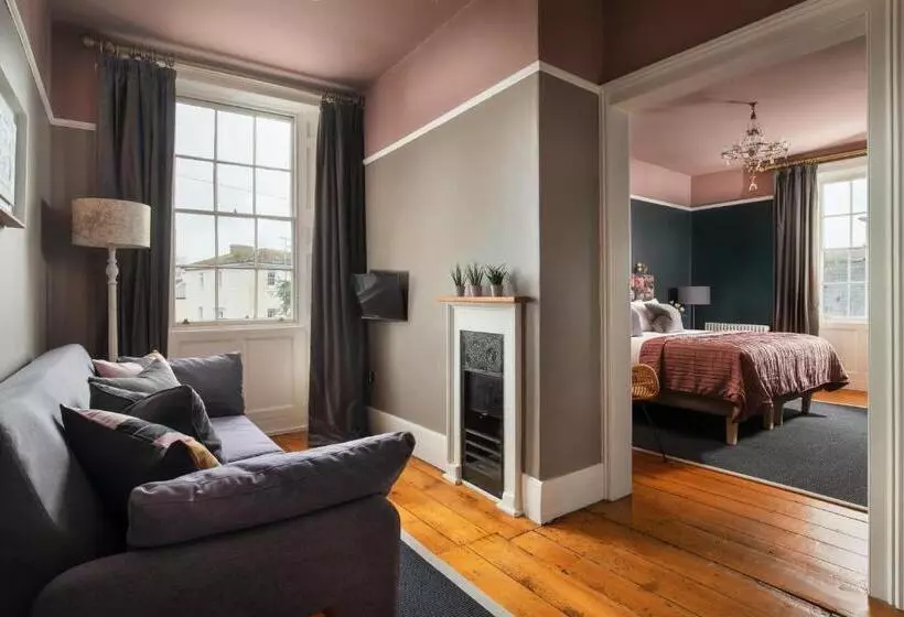 تختخواب و صبحانه Dorset House