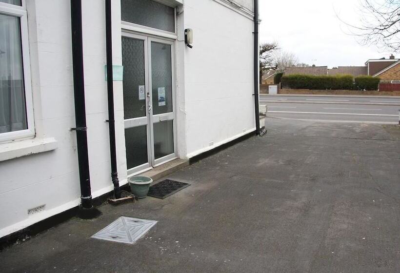 민박 Dove Court Travel Lodge 7   Top Floor Double Bedroom