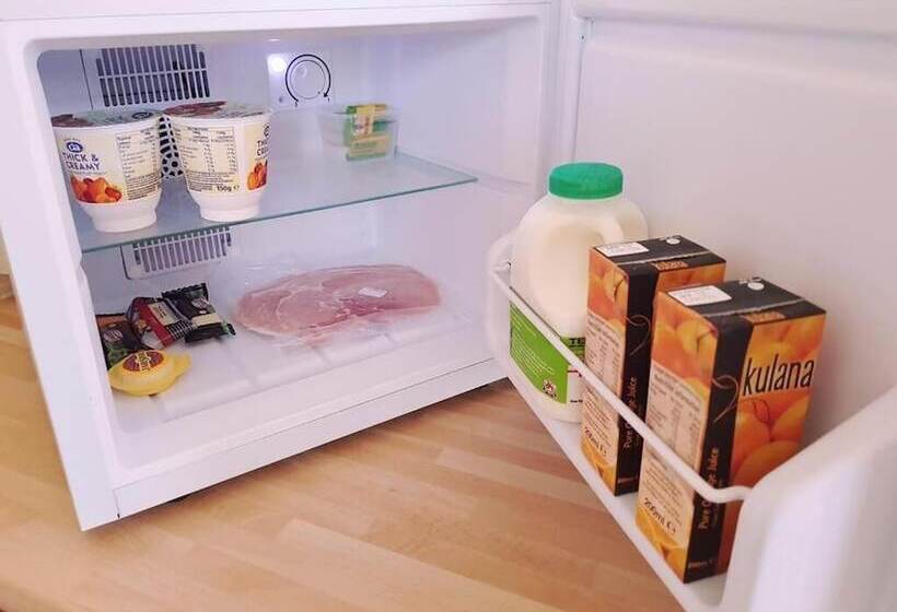 민박 Dove Court Travel Lodge 7   Top Floor Double Bedroom